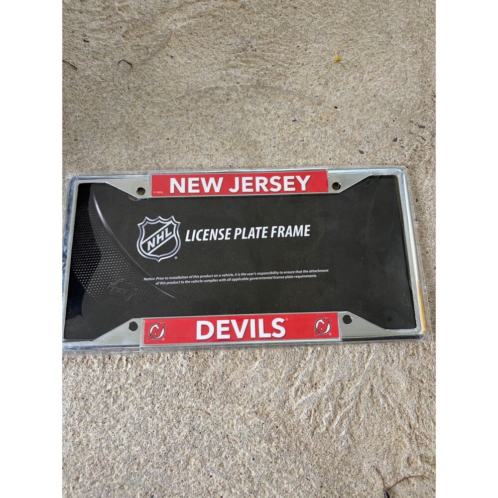 NJ Jersey devils metal license plate frame-NIB